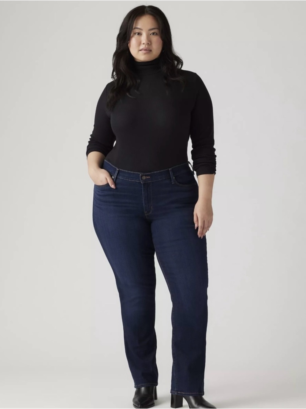 Women's Levi’s Classic Straight Dark Blue Jeans Size 18